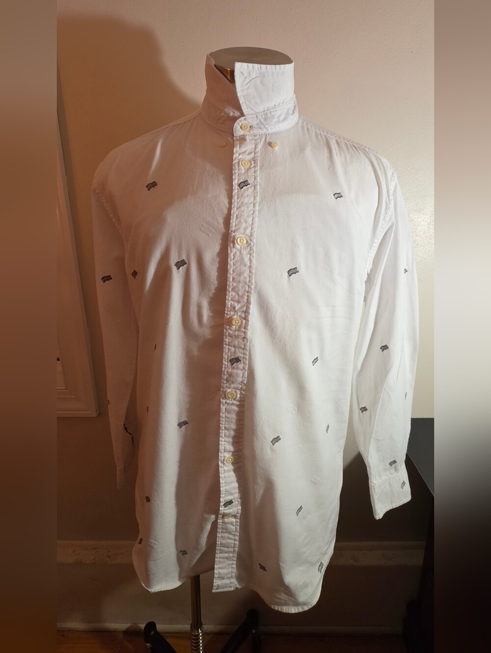 Tommy Hilfiger White Button-Down Shirt with Tiny Navy Embroidery